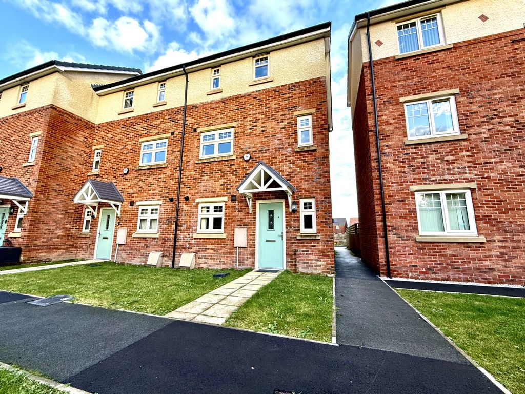 Property photo 2 of 12