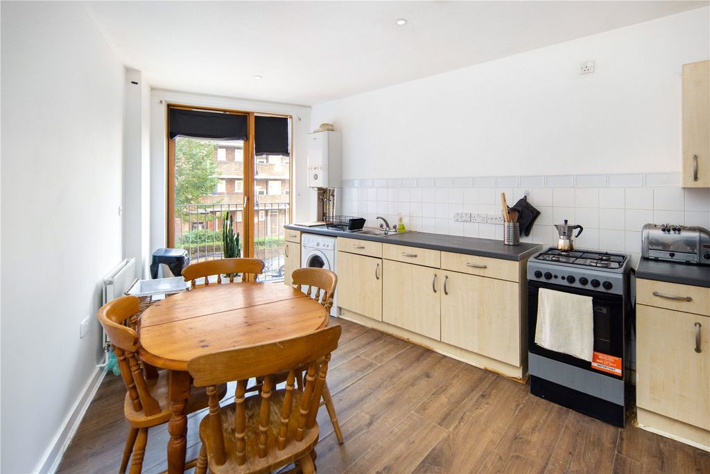 Property photo 3 of 16 Kitchen/Diner