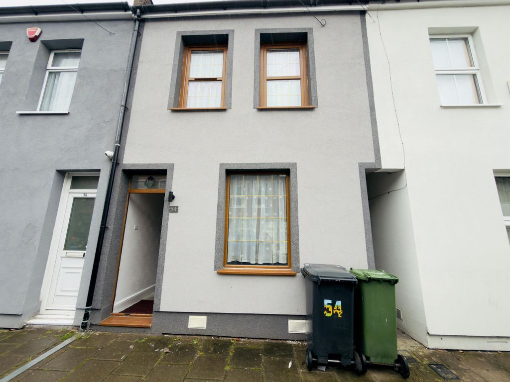 Property photo 1 of 8