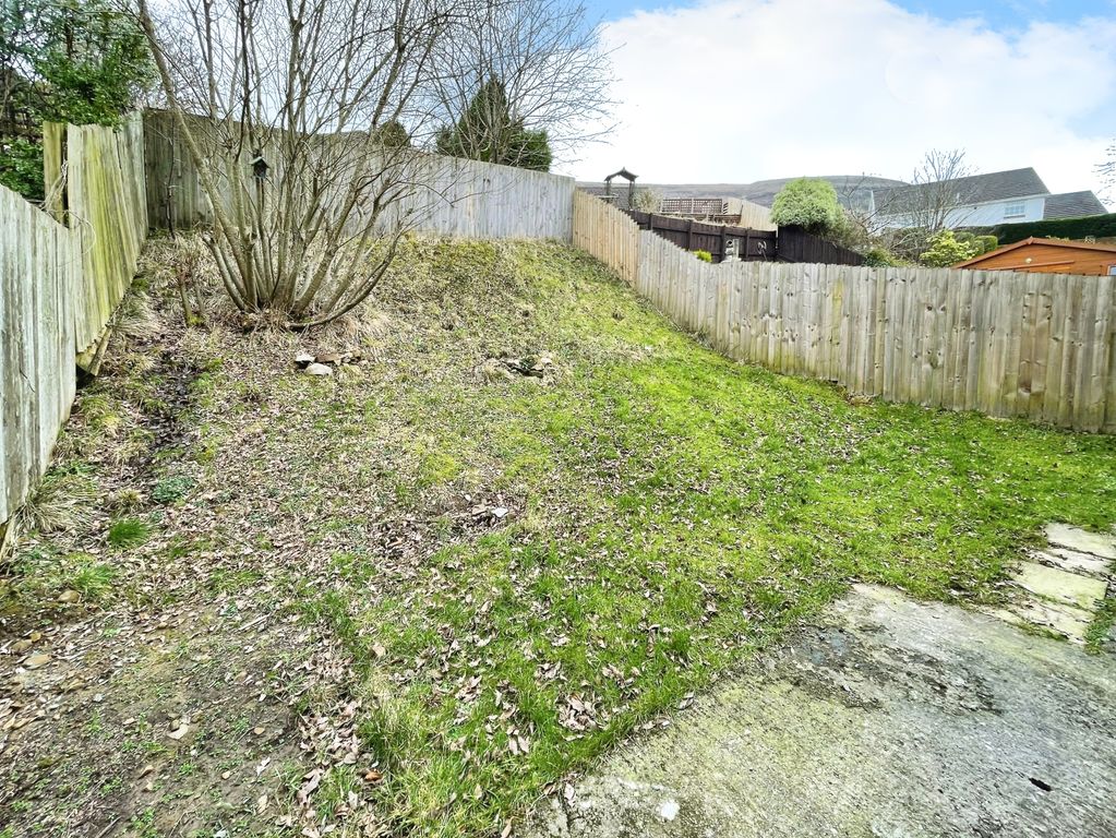 Additional image 13 of 4 bed property to rentHawthorn Glade, Abertillery NP13