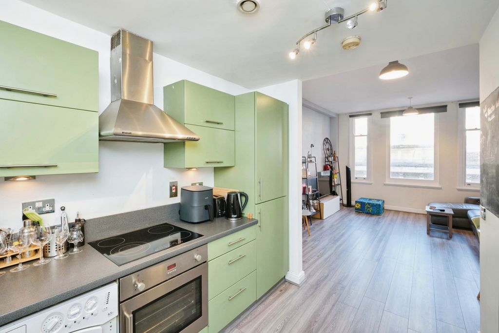 Property photo 1 of 16 Photography