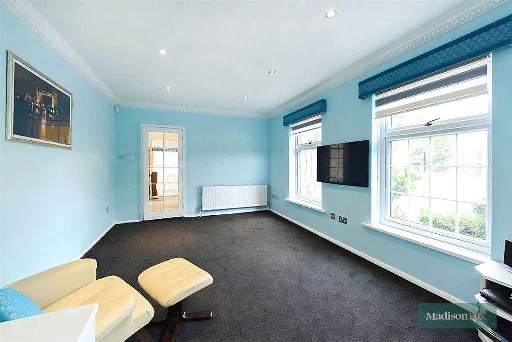 Additional image 12 of 5 bed property to rentTomswood Road, Chigwell, Essex IG7