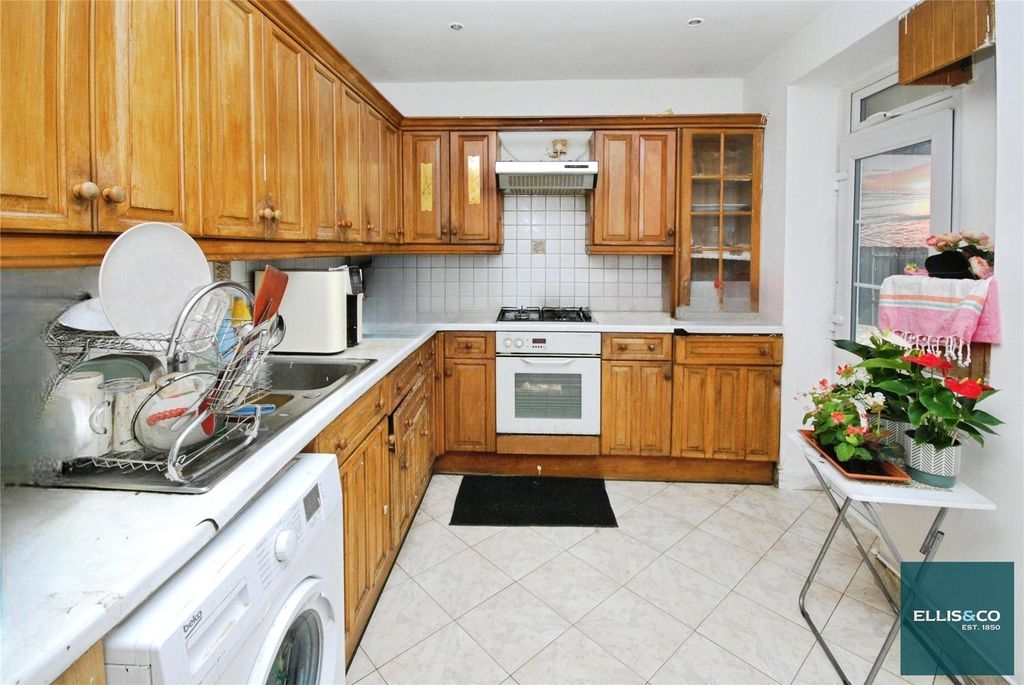 Property photo 2 of 10 Picture No. 06