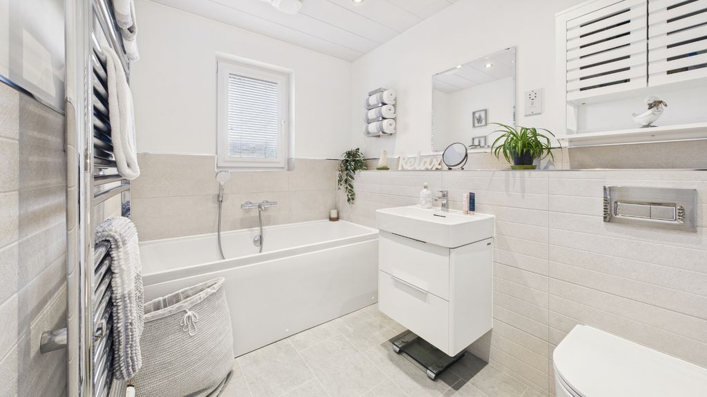Additional image 24 of 5 bed detached house for saleGlenluce Drive, Bishopton PA7