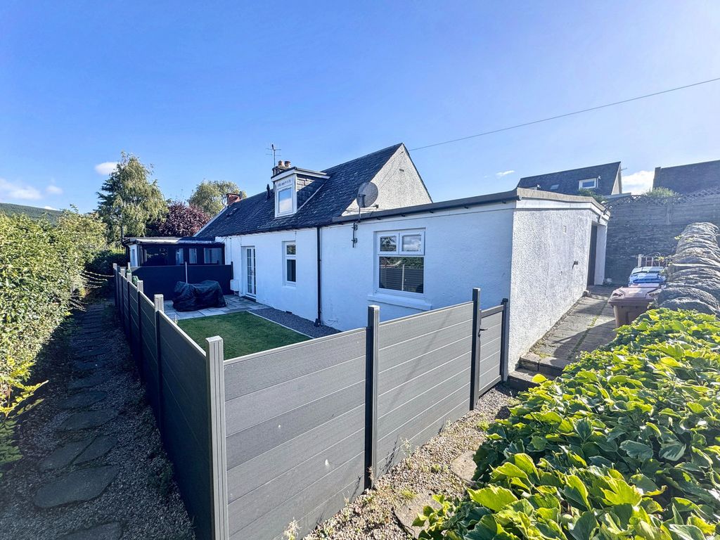 Property photo 1 of 26