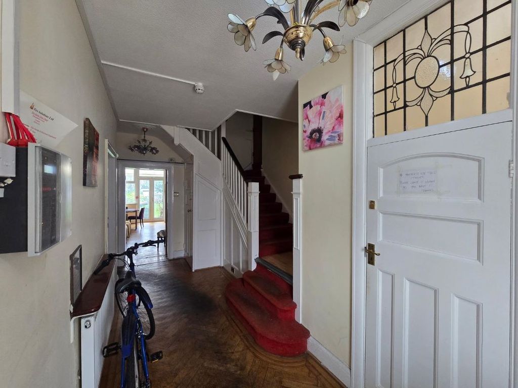 Property photo 3 of 20