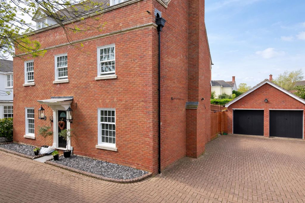 Property photo 1 of 37 C3C09Fd1-49Bd-468F-A2D6-Aabb309Cf854.Png