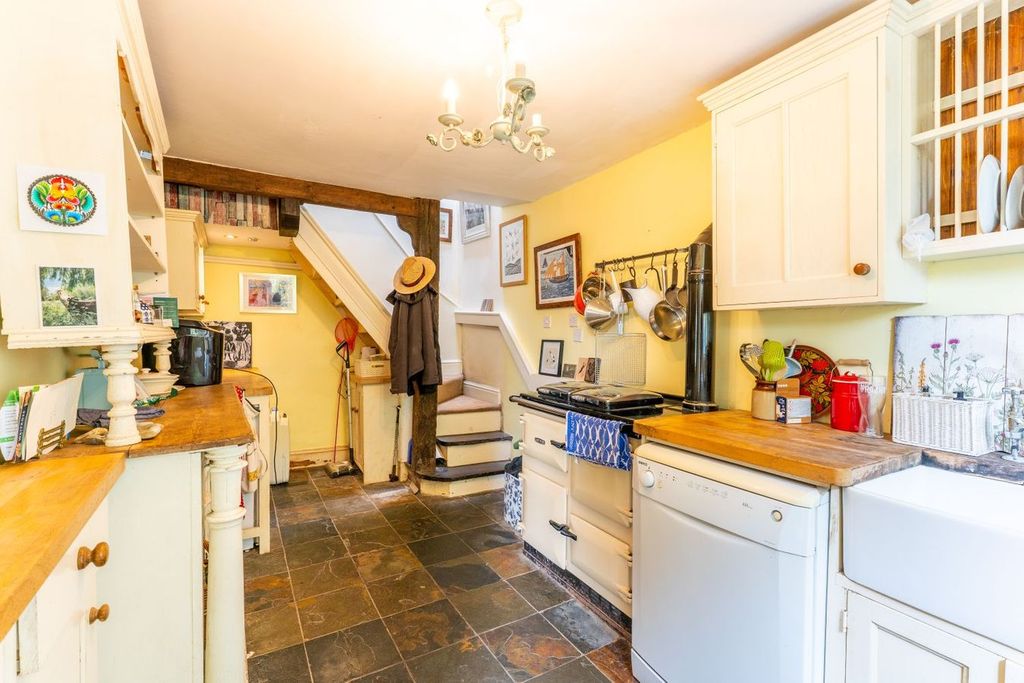 Property photo 2 of 25
