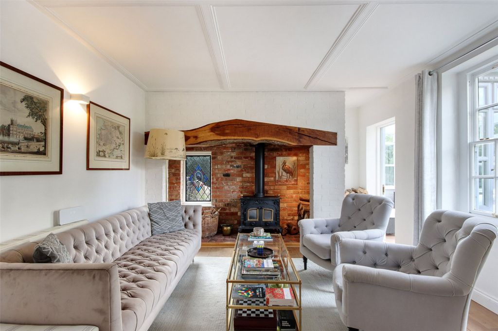 Property photo 3 of 24 Sitting Room