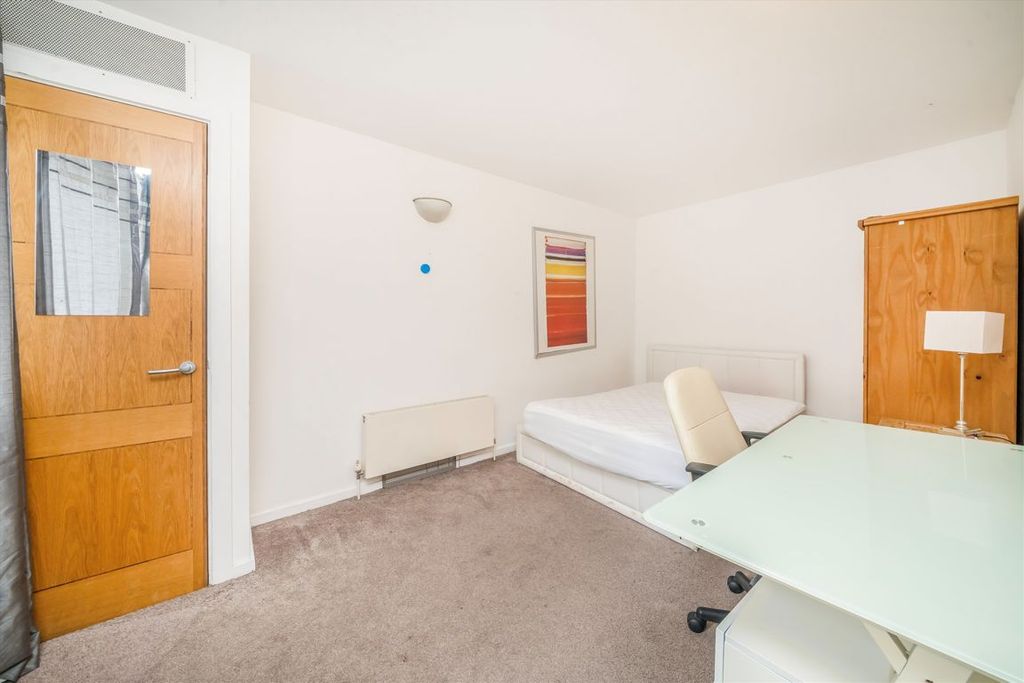 Property photo 3 of 5