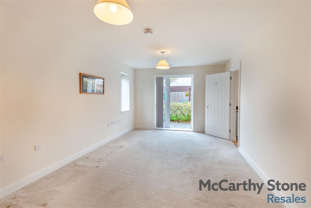 Property photo 2 of 29 8668601-Interior08.Jpg