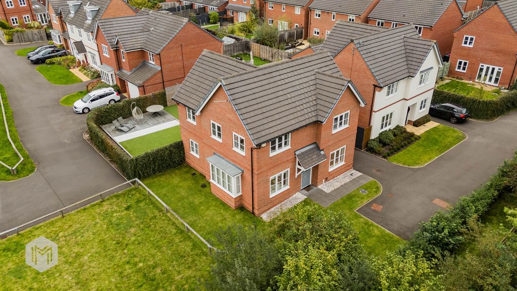 Property photo 1 of 38 Picture No. 04