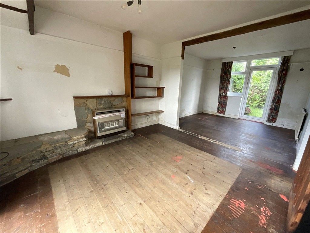 Property photo 1 of 6 Living Room
