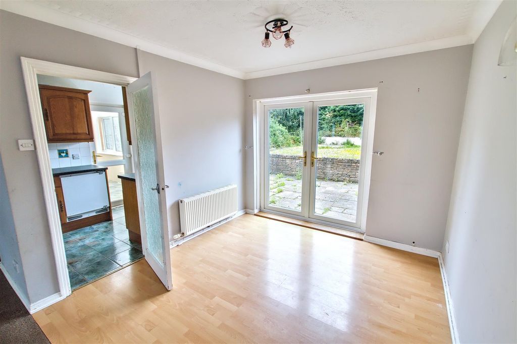 Property photo 3 of 29 Dining Area
