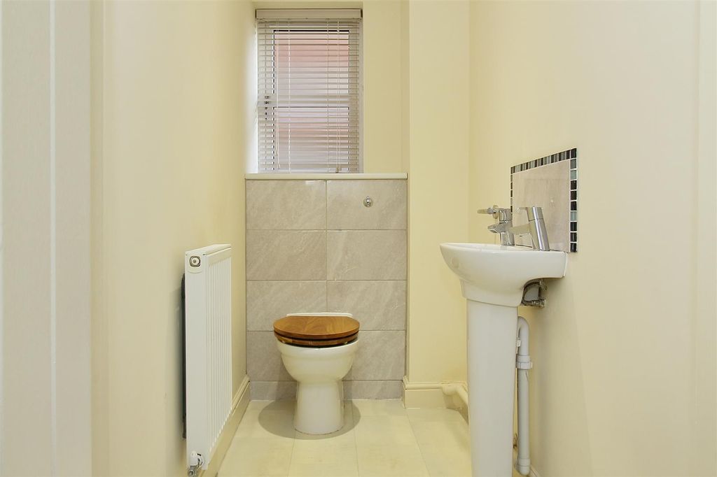Property photo 3 of 13 2 Ivors Court Ph20.Jpg
