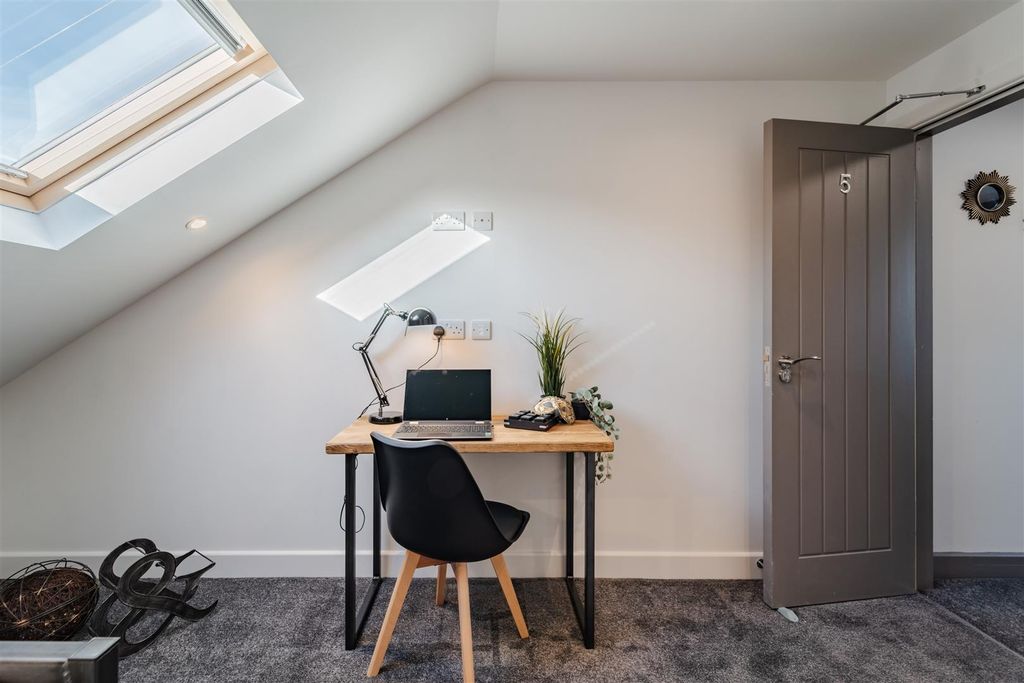 Property photo 3 of 33 005-Dsc04347-Hdr.Jpg