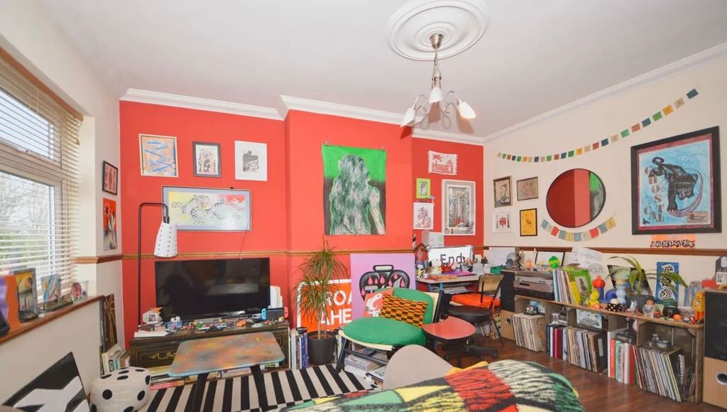 Property photo 3 of 9