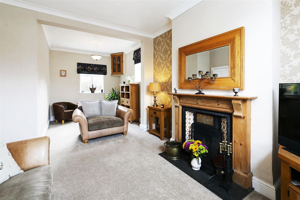 Property photo 2 of 26