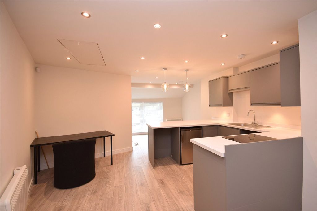 Property photo 3 of 10 Picture No. 05