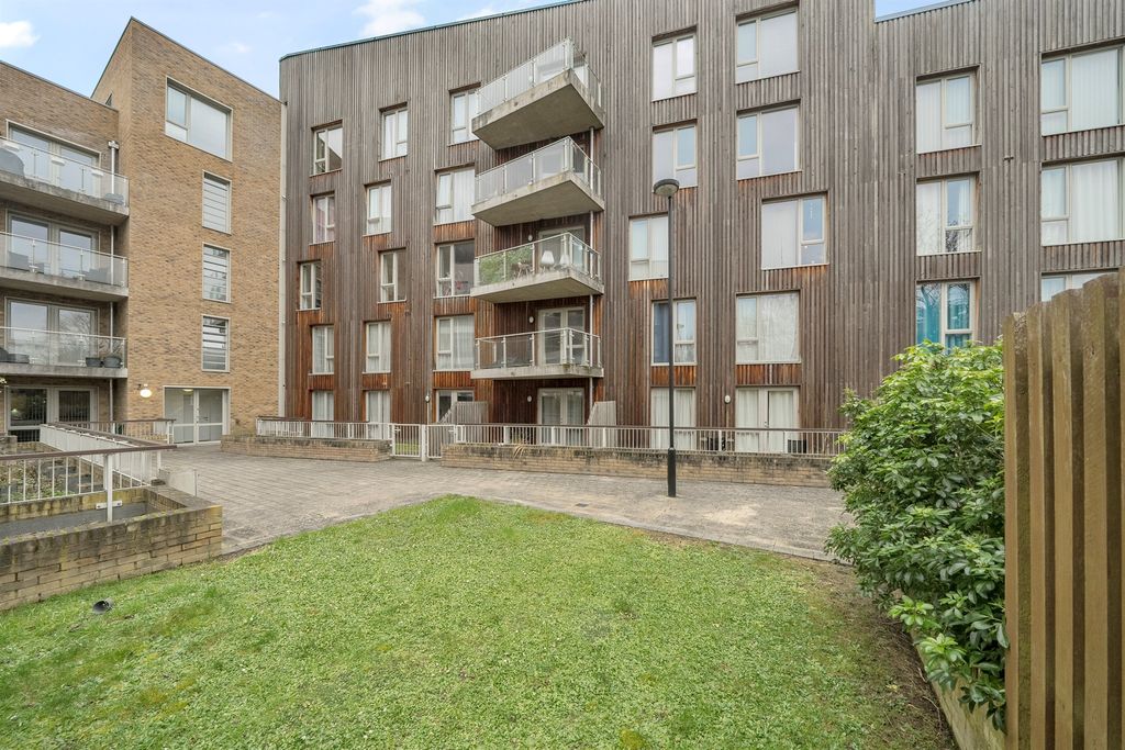 Property photo 3 of 12