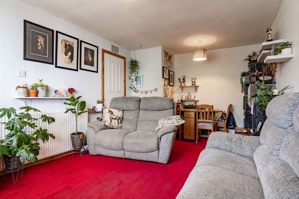 Property photo 3 of 44