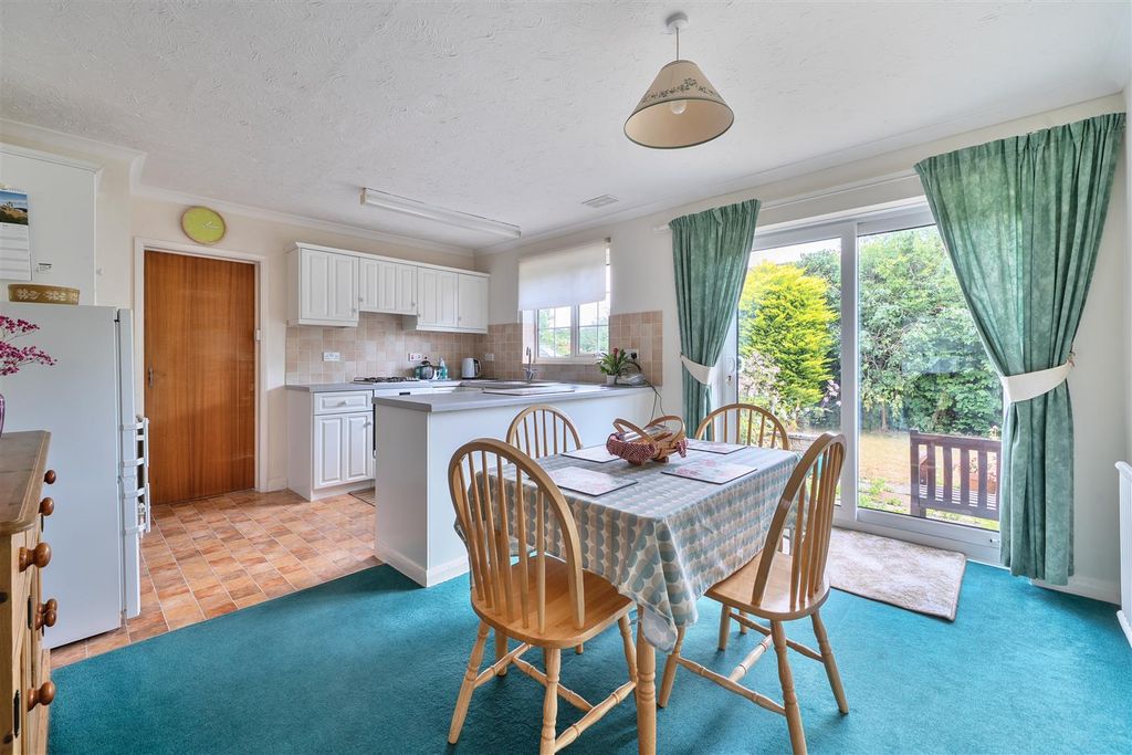 Property photo 2 of 15 Kitchen Diner