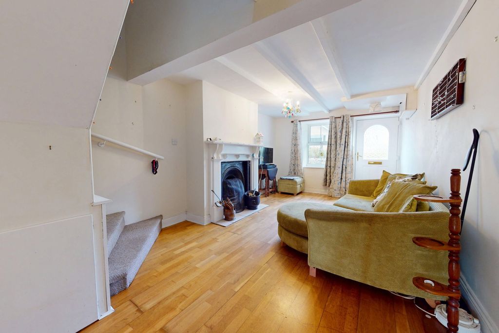 Property photo 3 of 12