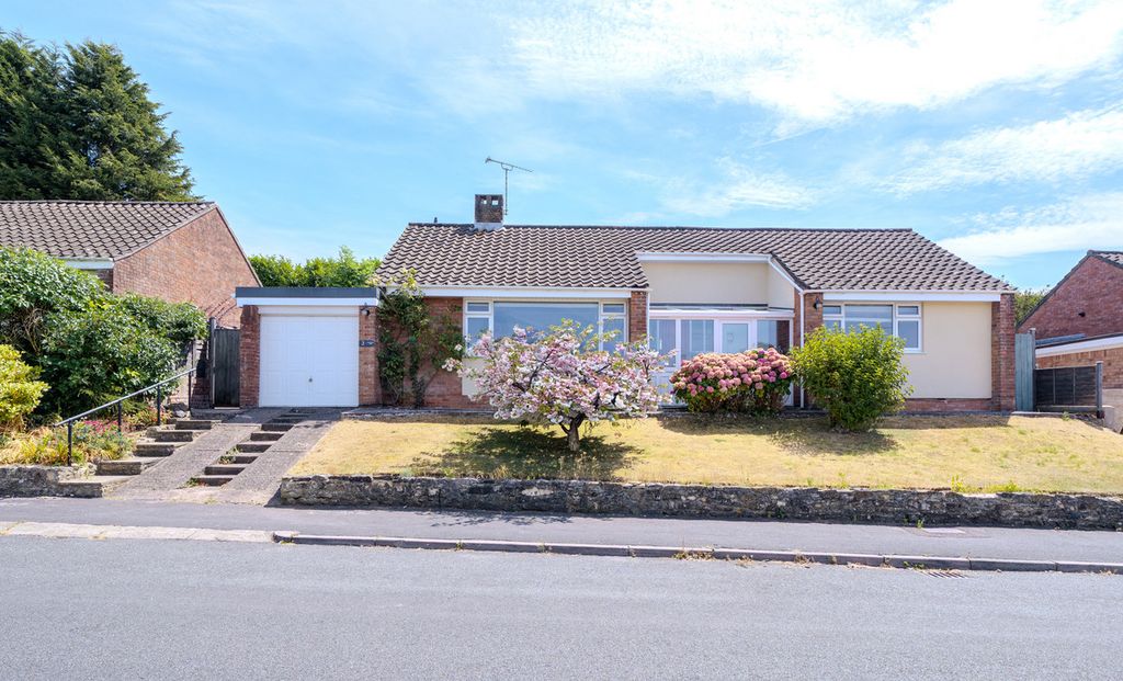 Property photo 1 of 34