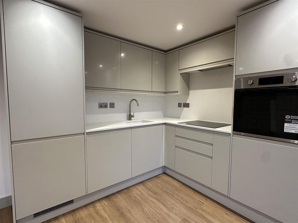 Property photo 3 of 7 Kitchen_1