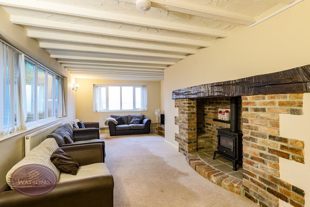 Property photo 2 of 40