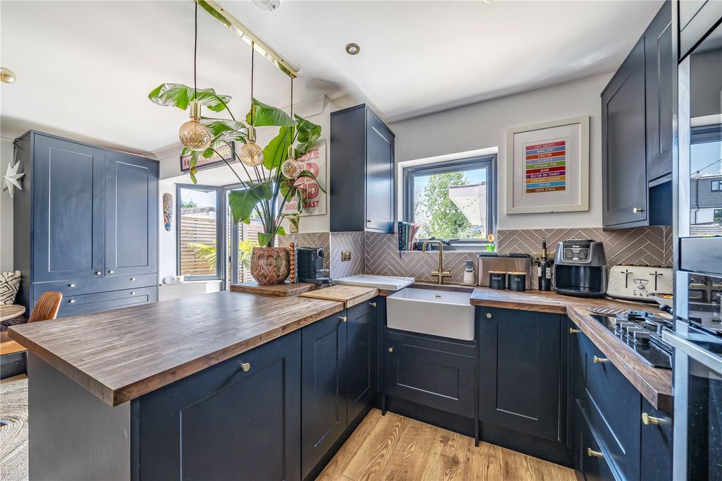 Property photo 3 of 15 Picture No. 17