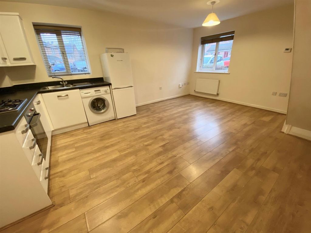 Property photo 3 of 8