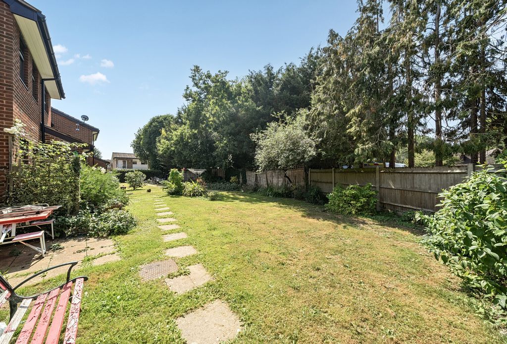 Property photo 3 of 13 1336431-14-689B4B...