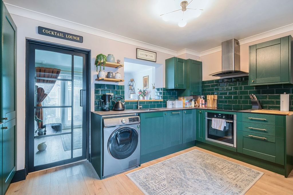 Property photo 2 of 18 13426981268A36d17963A7