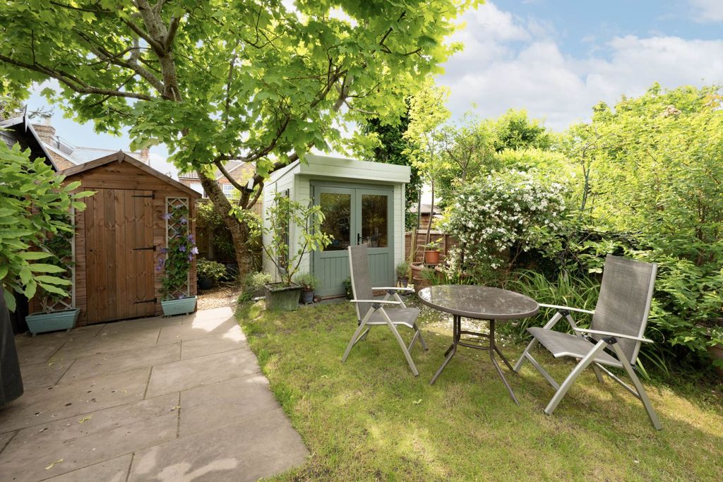 Property photo 3 of 27