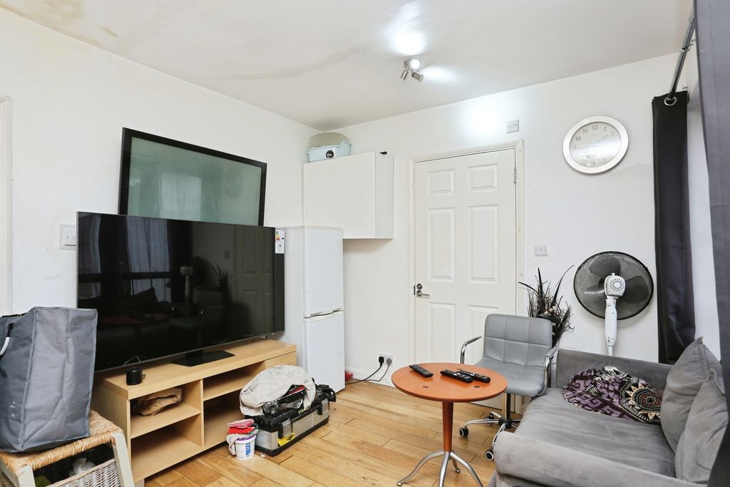 Property photo 2 of 9 Photo