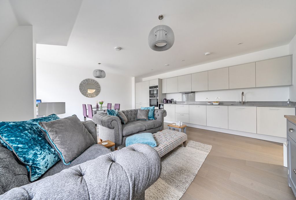 Property photo 2 of 20 1402723-12-697B6A...