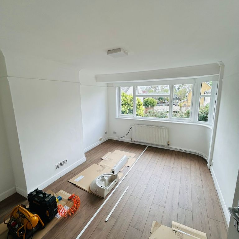 Property photo 3 of 6 Gallery