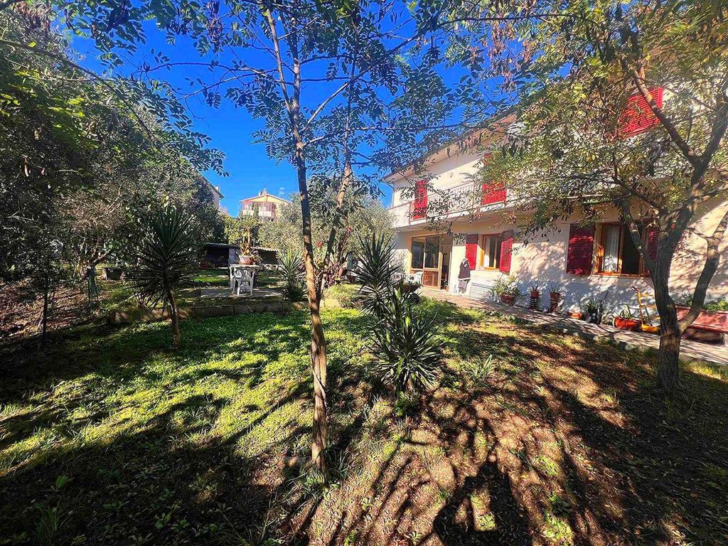 Property photo 1 of 30