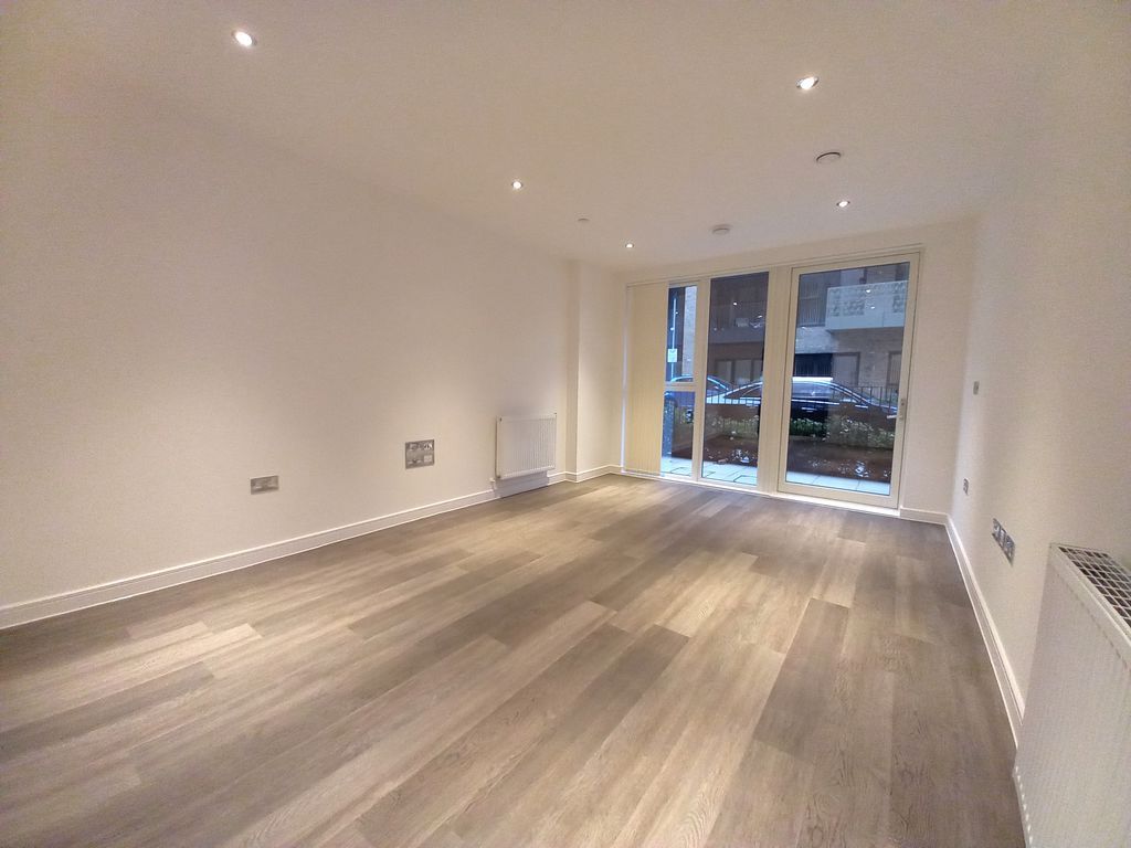 Property photo 3 of 6 Photo 6