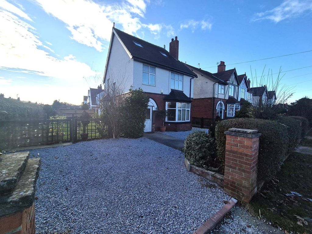 Property photo 1 of 18 Front (Exterior)