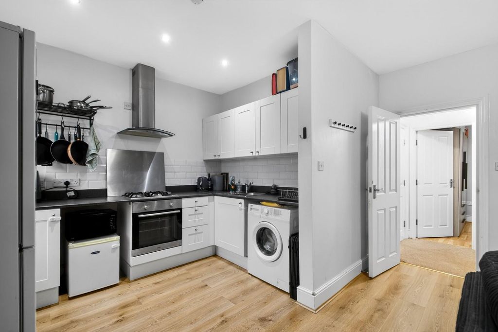 Property photo 2 of 13 Flat14c-14Haywrastreet-13.Jpg