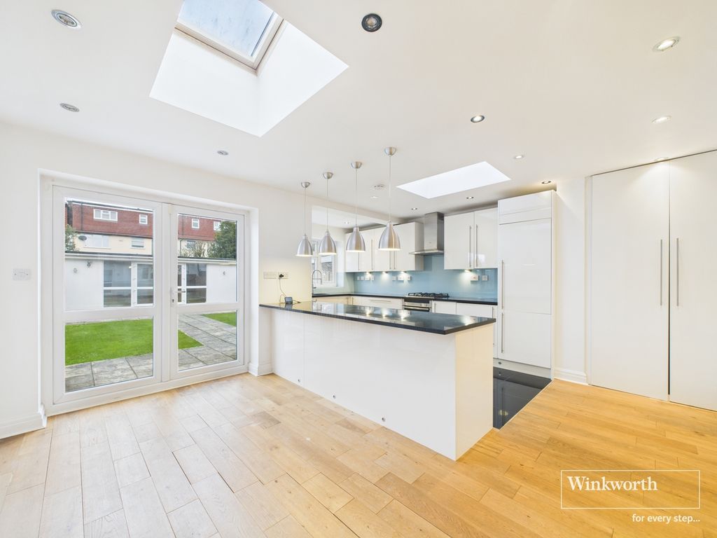 Property photo 1 of 12 Kitchen