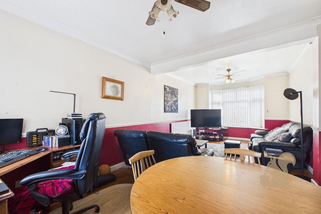 Property photo 2 of 20 Cam01659G0-Pr0611-Still014.Jpg