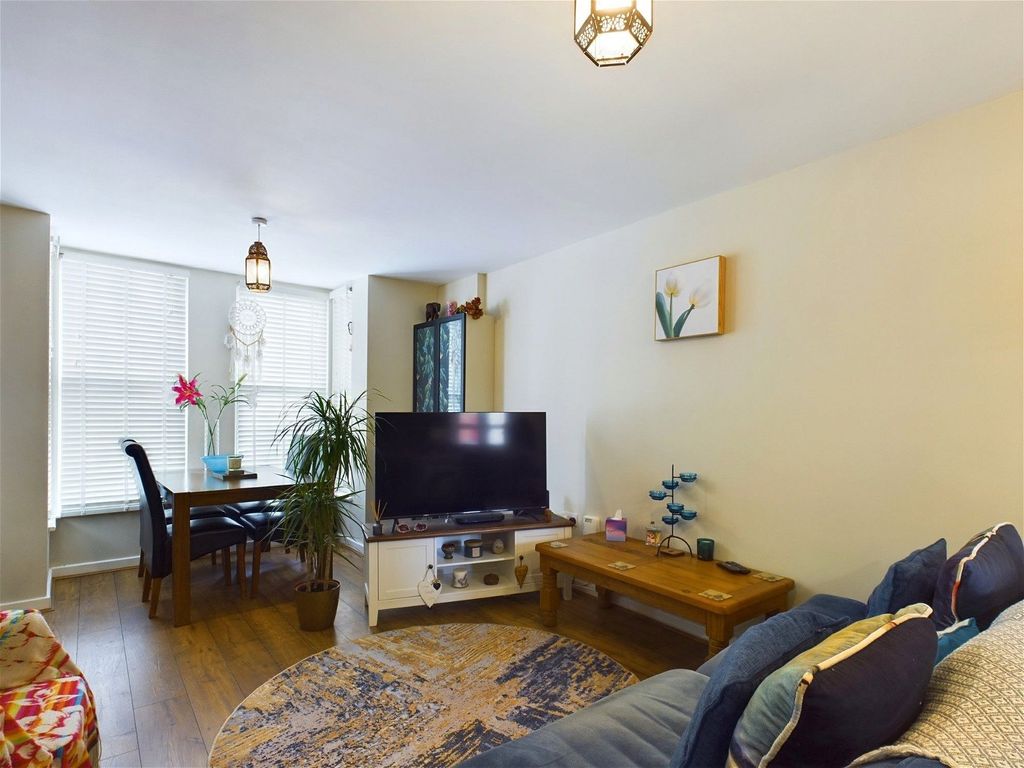 Property photo 2 of 10 Cam02619G0-Pr0207-Still004_1715097043881