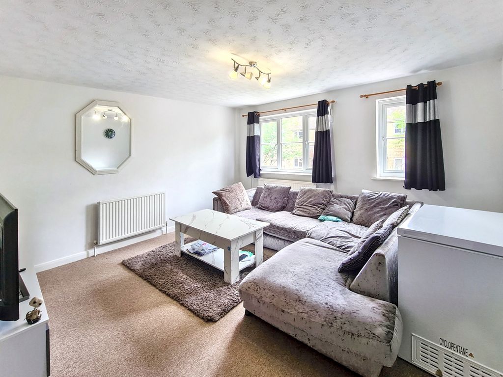 Property photo 2 of 7 1000043530