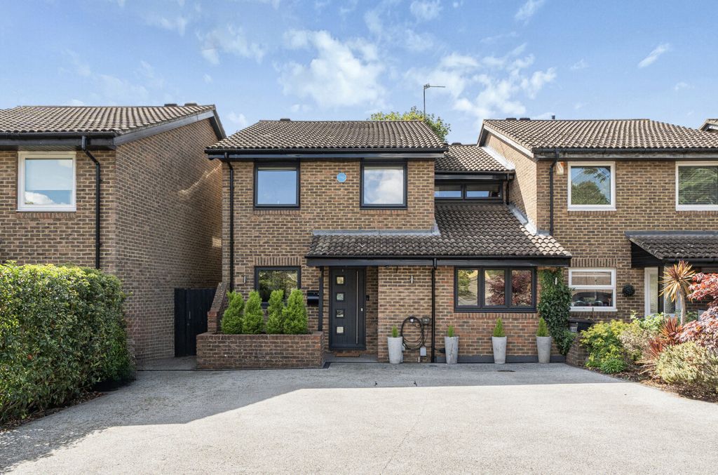 Property photo 1 of 25 1342214-25-68Baeb...