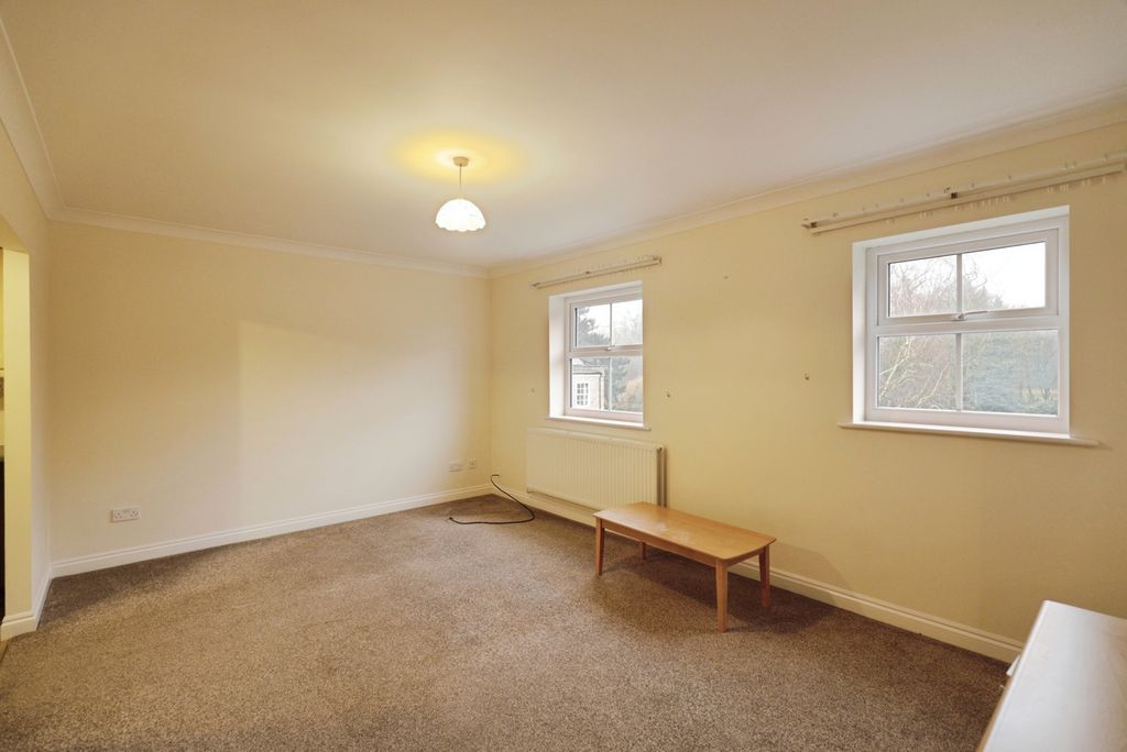 Property photo 3 of 9 Lounge