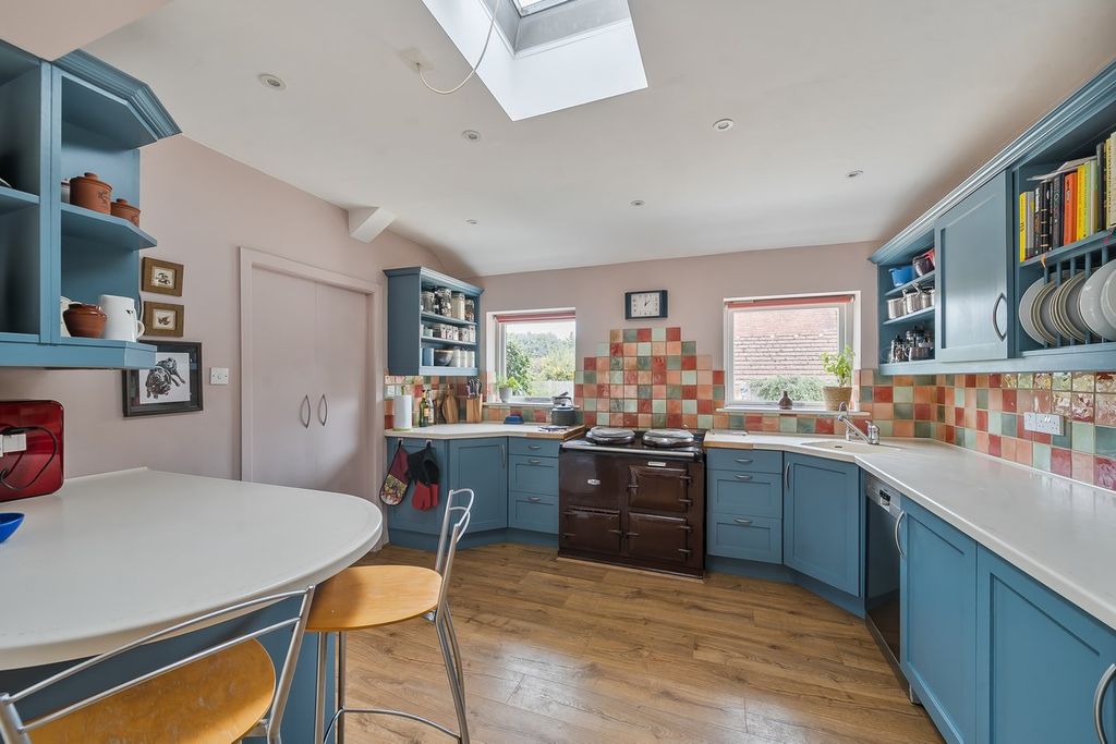 Property photo 3 of 23