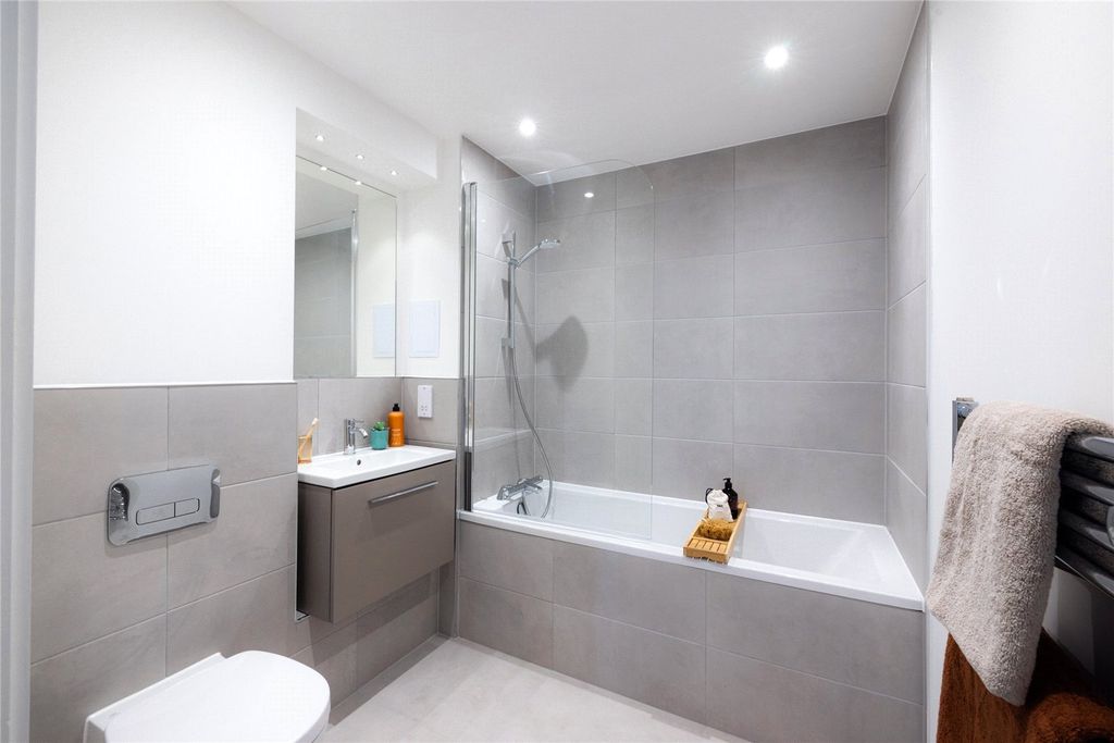 Property photo 2 of 7 Picture No. 01